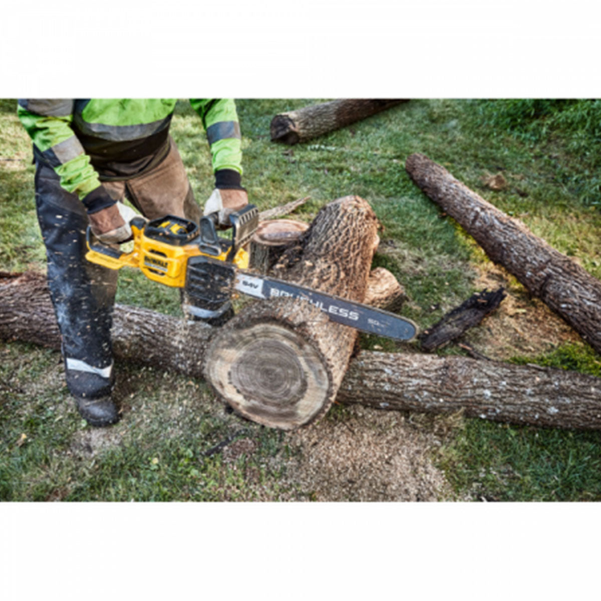 Flexvolt Electric Saw 50cm Bar, BRUSHLESS Motor, 9Ah High Power Battery and ACCESSORIES - DeWALT - DCMCS575X1-QW Flexvolt Electric Saw 50cm Bar, BRUSHLESS Motor, 9Ah High Power Battery and ACCESSORIES - DeWALT - DCMCS575X1-QW
